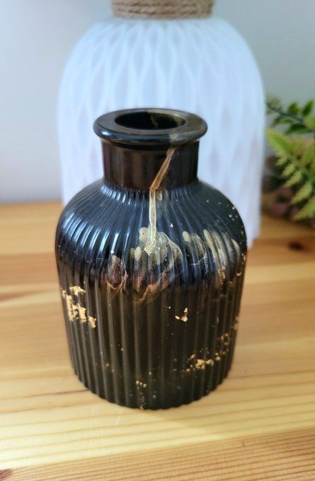 Vase noir et or