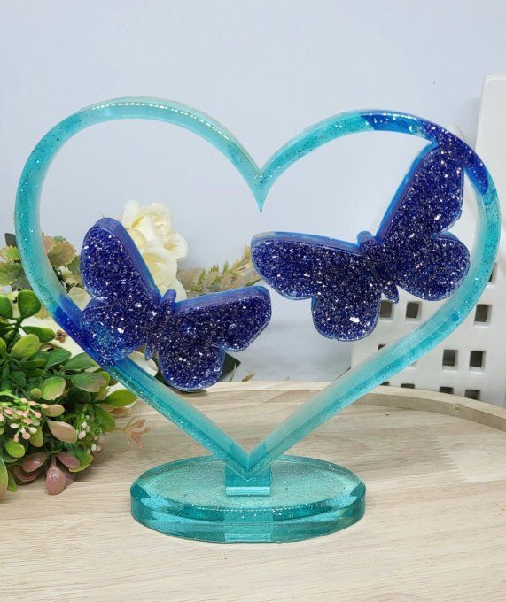 Coeur sur socle et ses papillons "effet diamant"