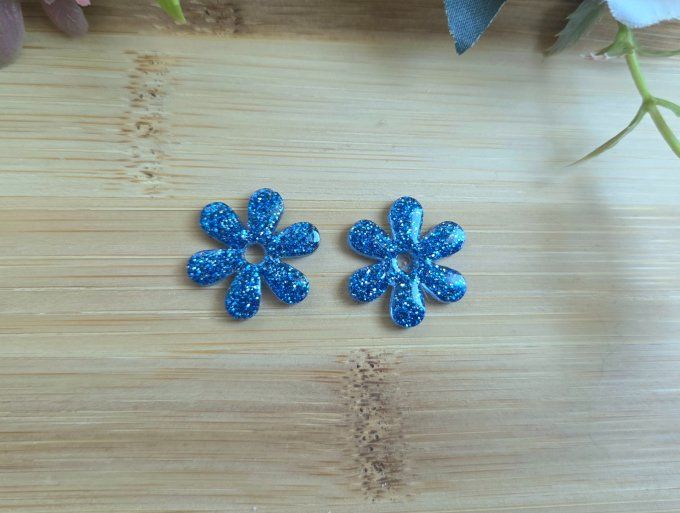 Pampilles Marguerite en résine époxy – pampilles artisanales légères pour boucles d’oreilles