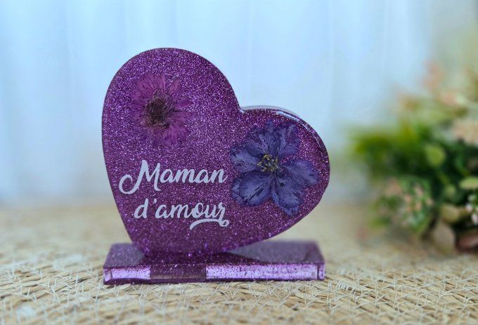 Cœur en résine époxy avec socle et message personnalisé – décoration faite main 