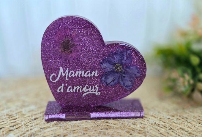 Cœur en résine époxy avec socle et message personnalisé – décoration faite main 